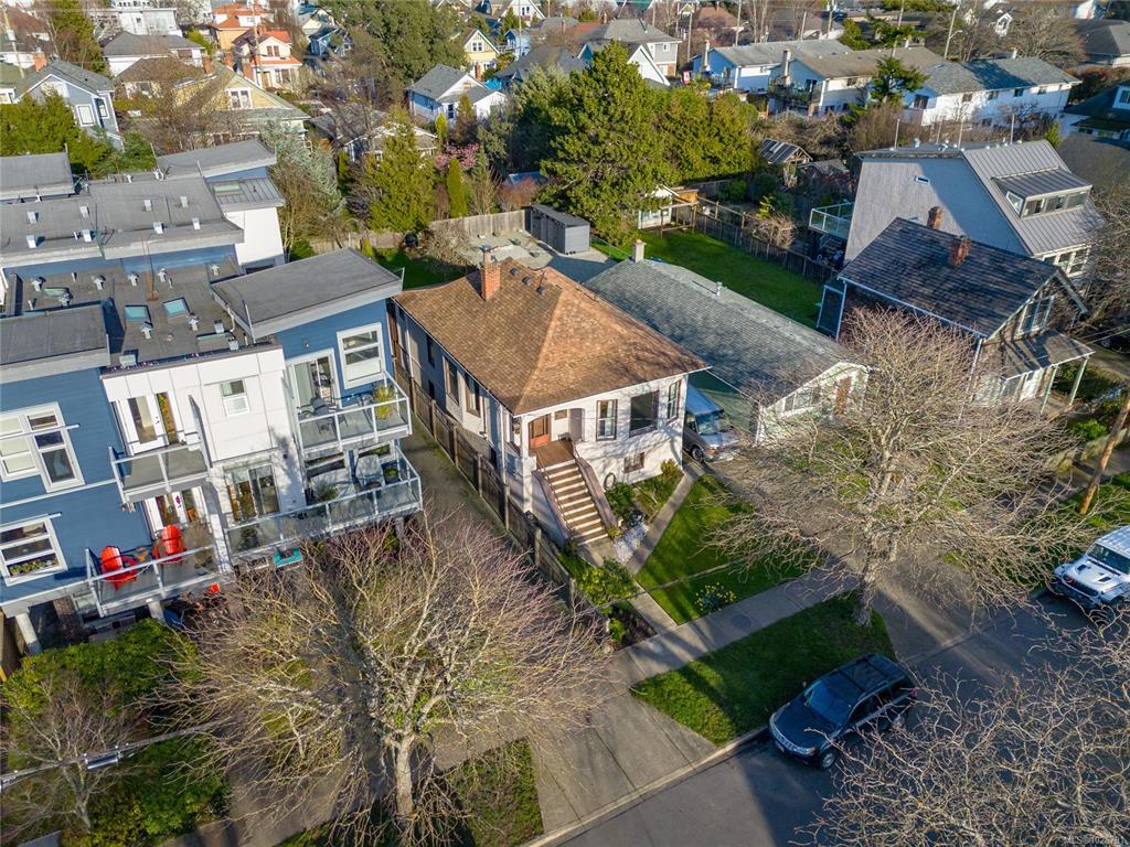Third View of 126 Ladysmith St, Victoria, BC, V8V 1J4