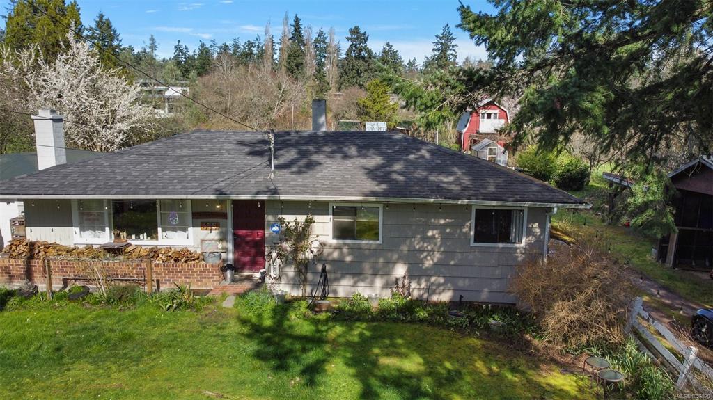 Fourth View of 476 Quayle Rd, Saanich, BC, V9E 2J7