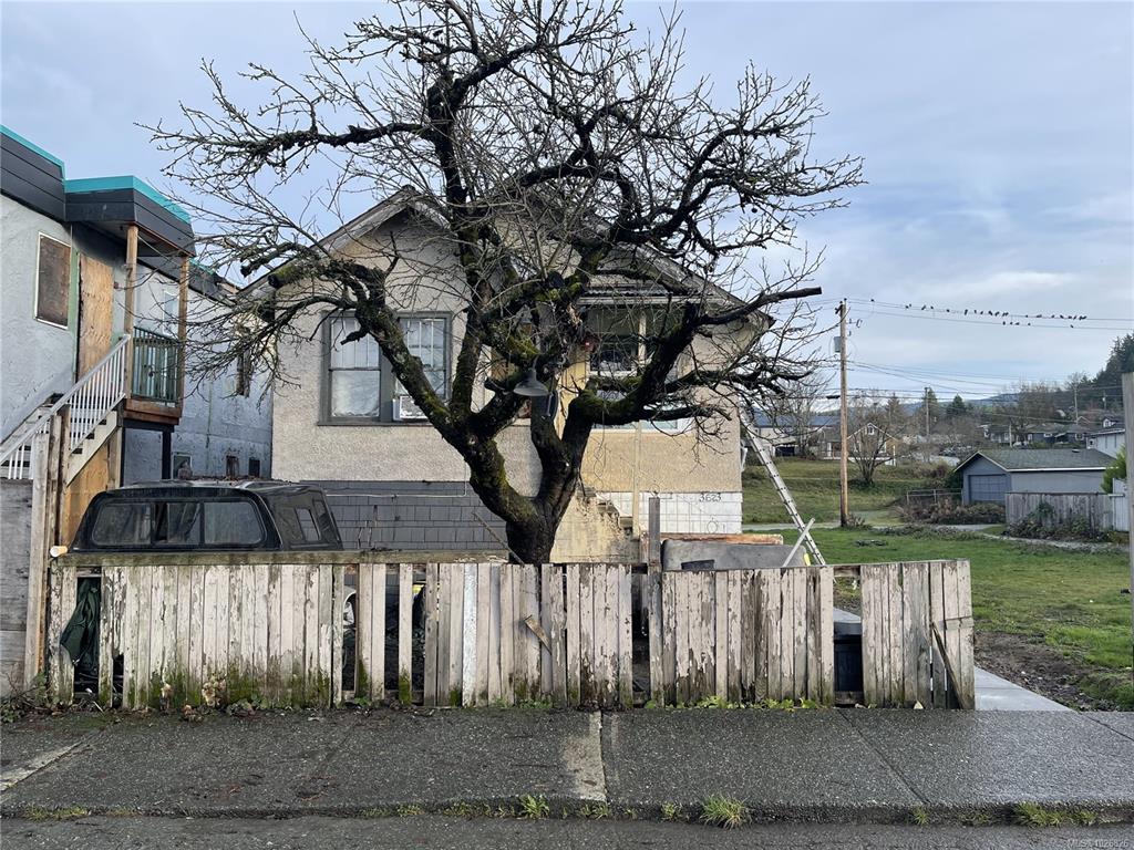 MLS® listing #30670431 for sale located at 3623 4th Ave