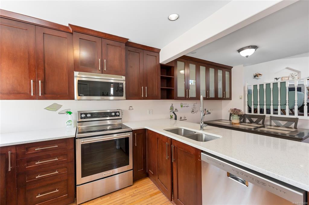 Fourth View of 3014 Scott St, Victoria, BC, V8R 4J8