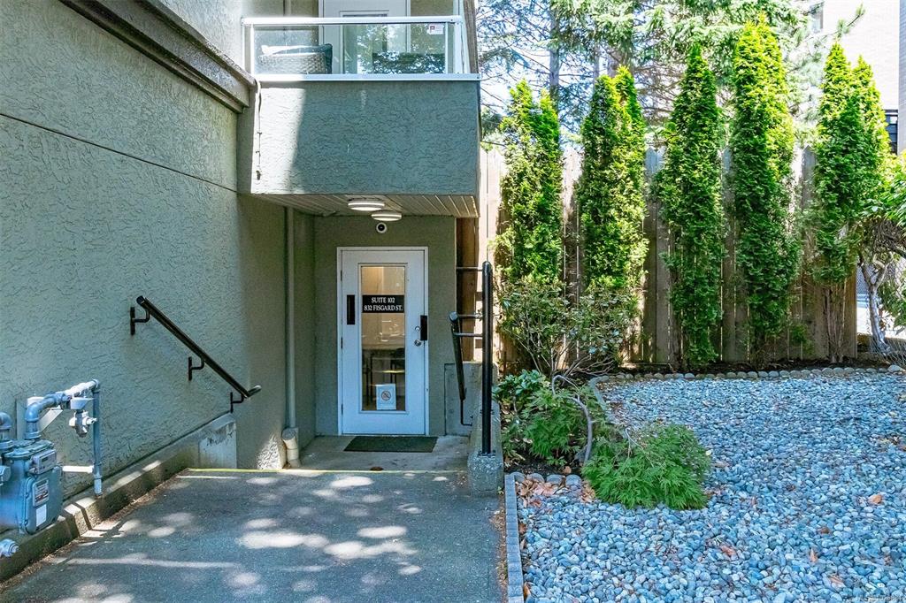 Fifth View of 832 Fisgard St, Harrogate House, Victoria, BC, V8W 1S1