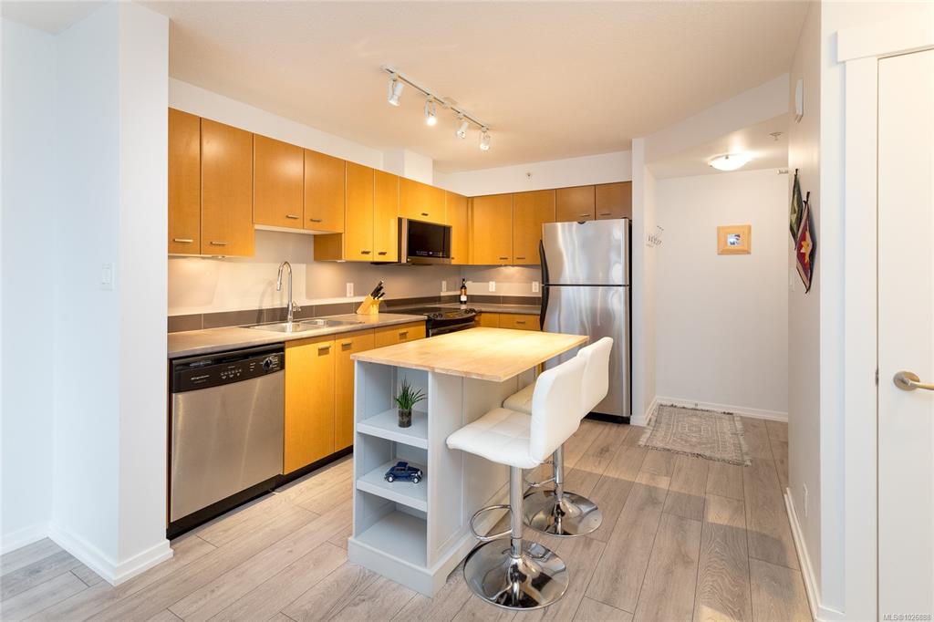 Fifth View of 751 Fairfield Rd, Victoria, BC, V8W 4A4