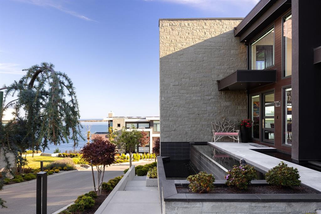 Fifth View of 231 Hidden Pt, Oak Bay, BC, V8S 2J8