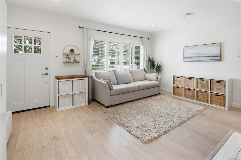 Fourth View of 3070 Balfour Ave, Victoria, BC, V9A 1R8