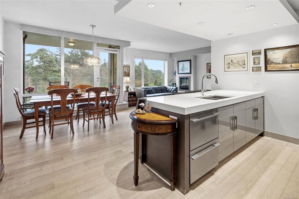 Fourth View of 200 Douglas St, Victoria, BC, V8V 2P2