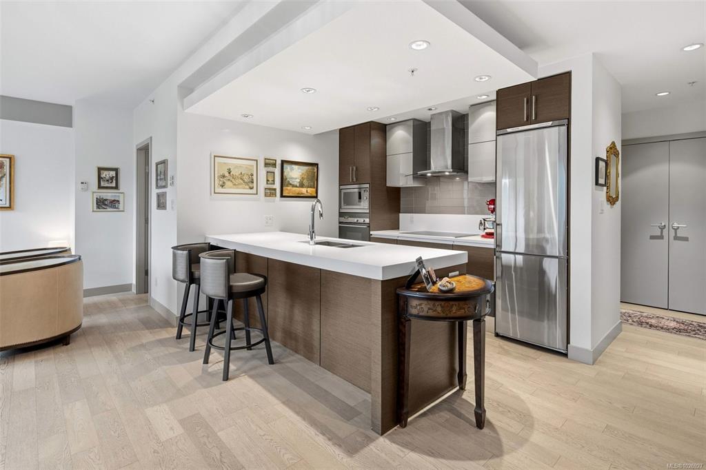 Fifth View of 200 Douglas St, Victoria, BC, V8V 2P2