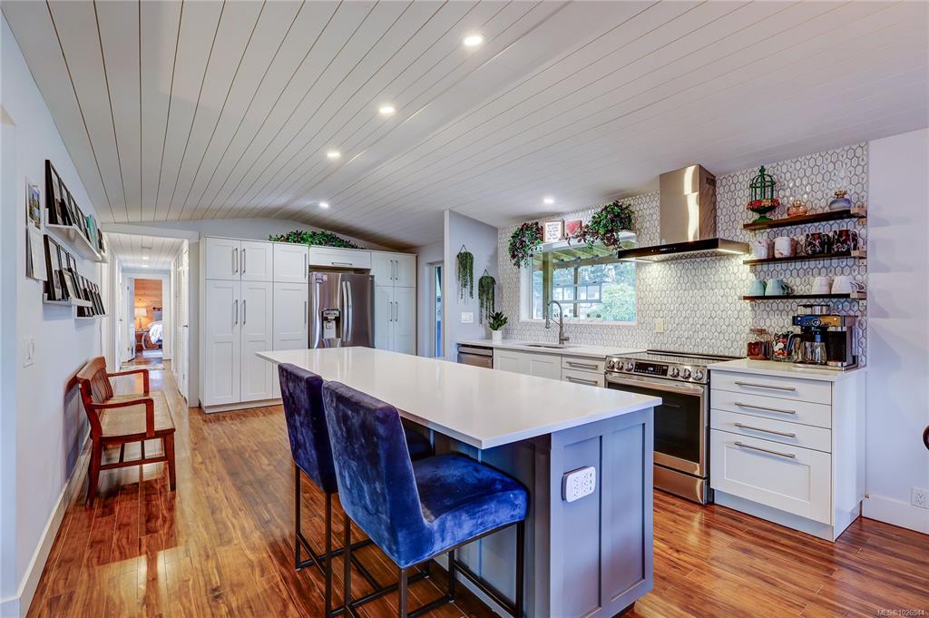 2339 Gould Rd E, 1026944, BC,