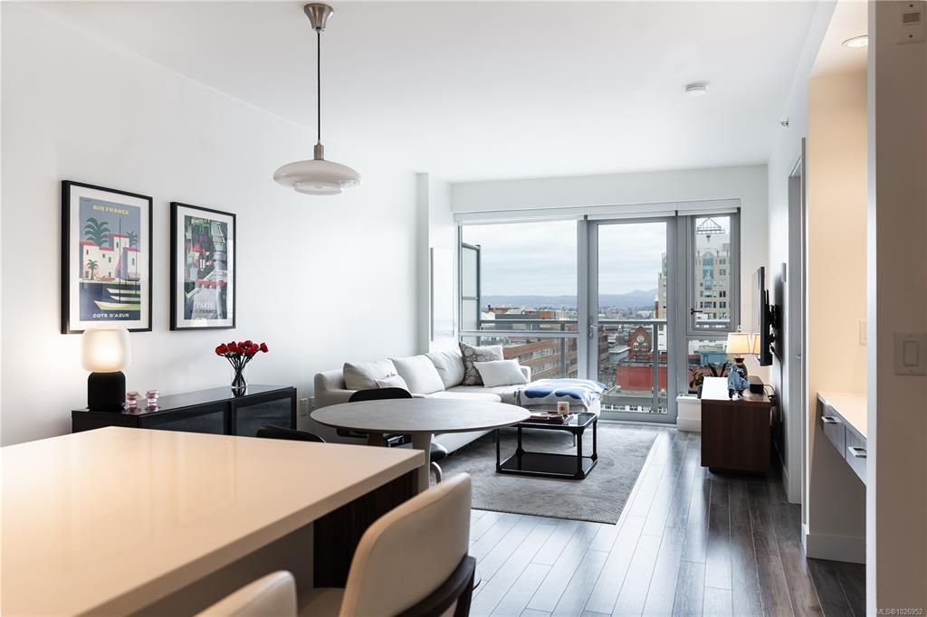 Fifth View of 838 Broughton St, Escher, Victoria, BC, V8W 1E4