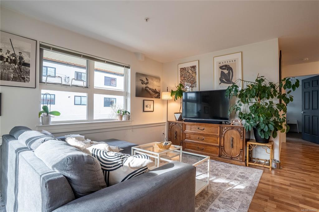 2940 Harriet Rd, 1026955, BC,