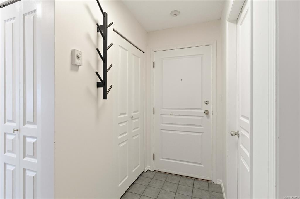 Third View of 1053 Balmoral Rd, Victoria, BC, V8T 1A7