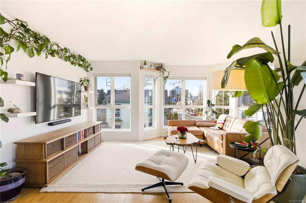 Fourth View of 1053 Balmoral Rd, Victoria, BC, V8T 1A7