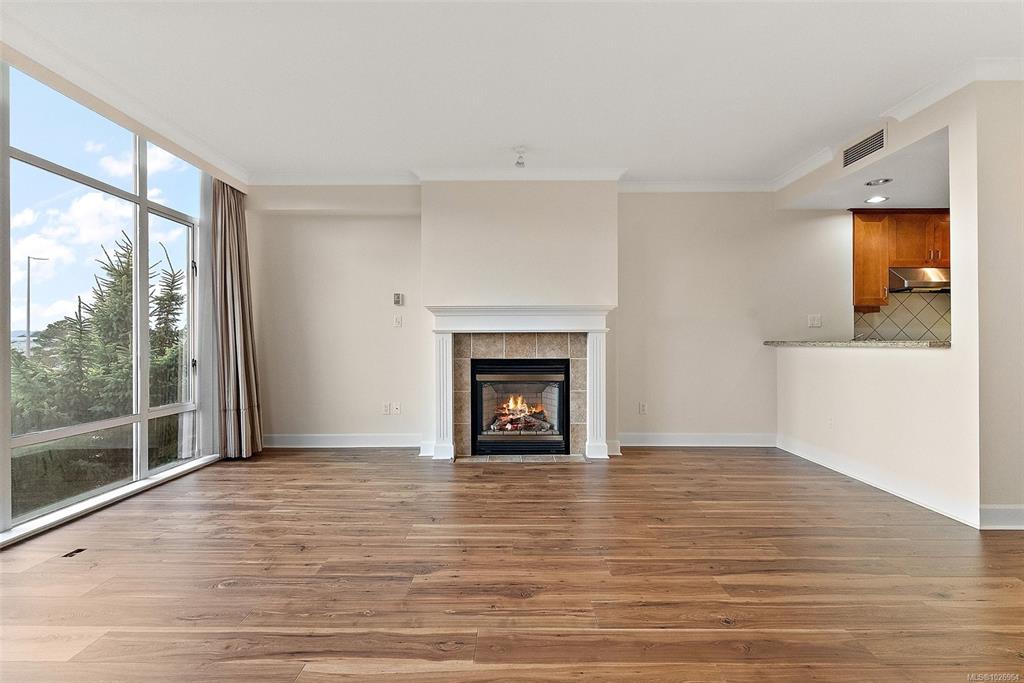 Fifth View of 21 Dallas Rd, Shoal Point, Victoria, BC, V8V 4Z9