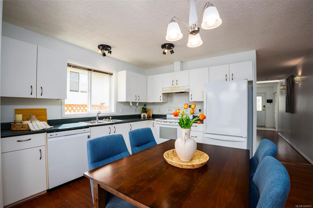 Fourth View of 624 Winchester Ave, Nanaimo, BC, V9R 4B8