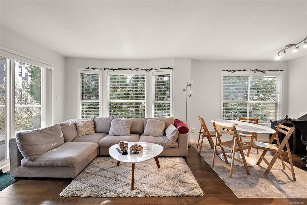 Second View of 1710 Fort St, Waterford Park, Victoria, BC, V8R 1J2