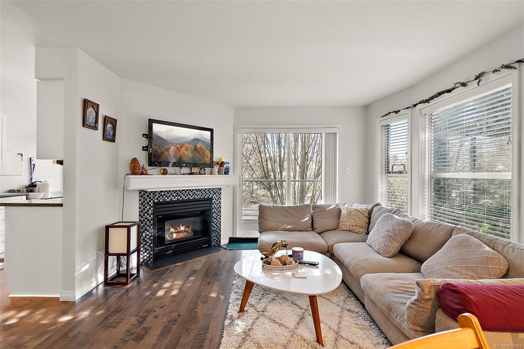 Third View of 1710 Fort St, Waterford Park, Victoria, BC, V8R 1J2