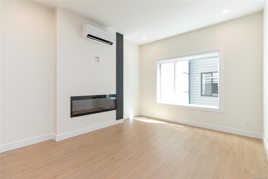 924 Jenkins Ave, 1027005, BC,