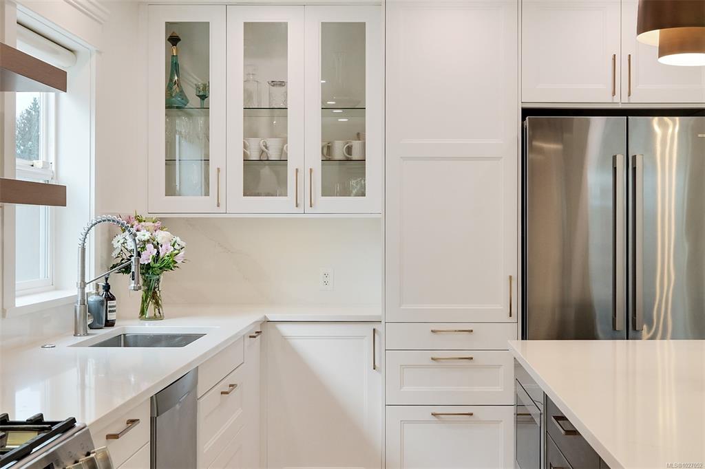 Fourth View of 1317 Balmoral Rd, Victoria, BC, V8R 1L6