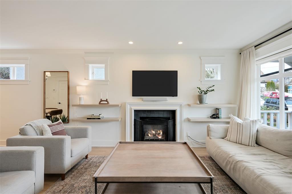 Fifth View of 1317 Balmoral Rd, Victoria, BC, V8R 1L6