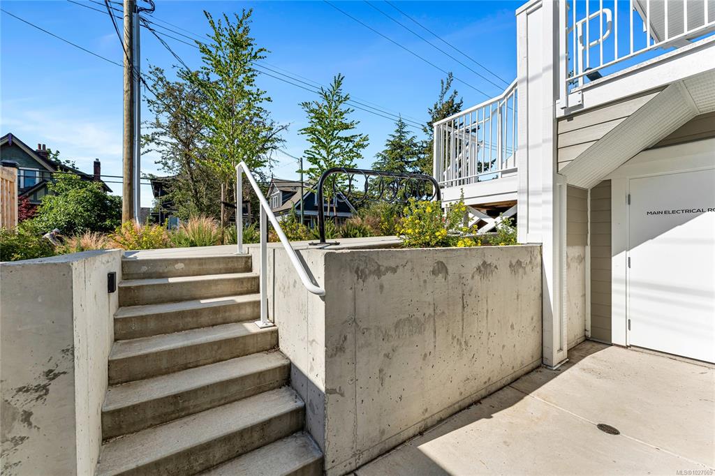 Fourth View of 1224 Richardson St, 1224 Richardson, Victoria, BC, V8V 3E1