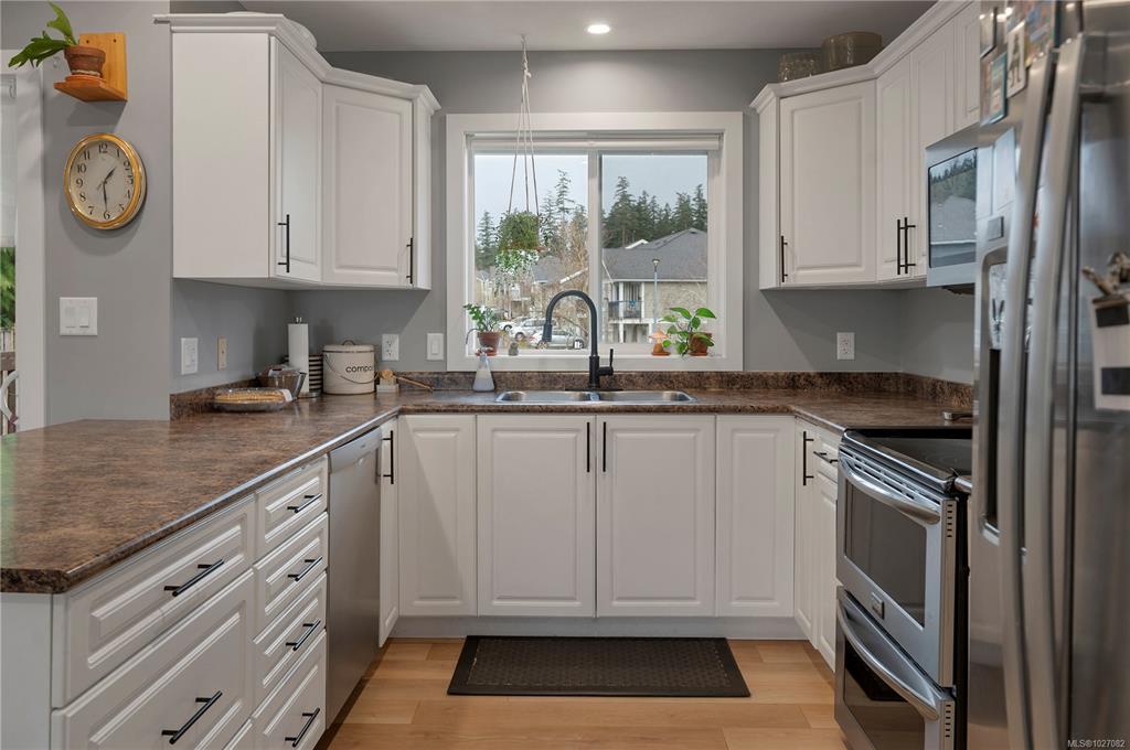 Third View of 2070 College Dr, Campbell River, BC, V9H 1T8