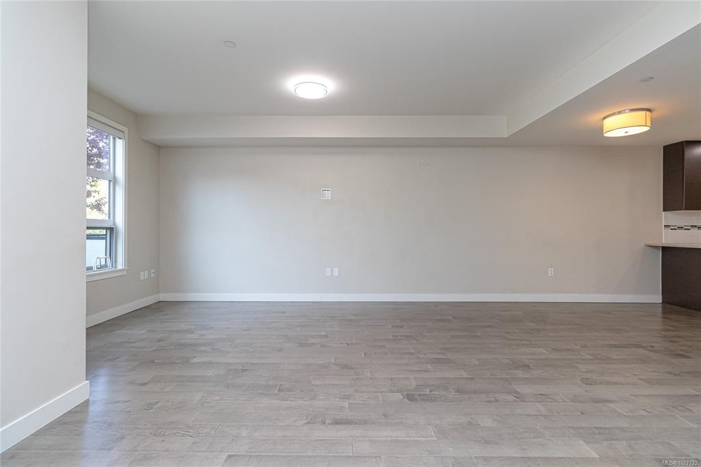 Third View of 4000 Shelbourne St, Boulevard, Saanich, BC, V8N 3E4