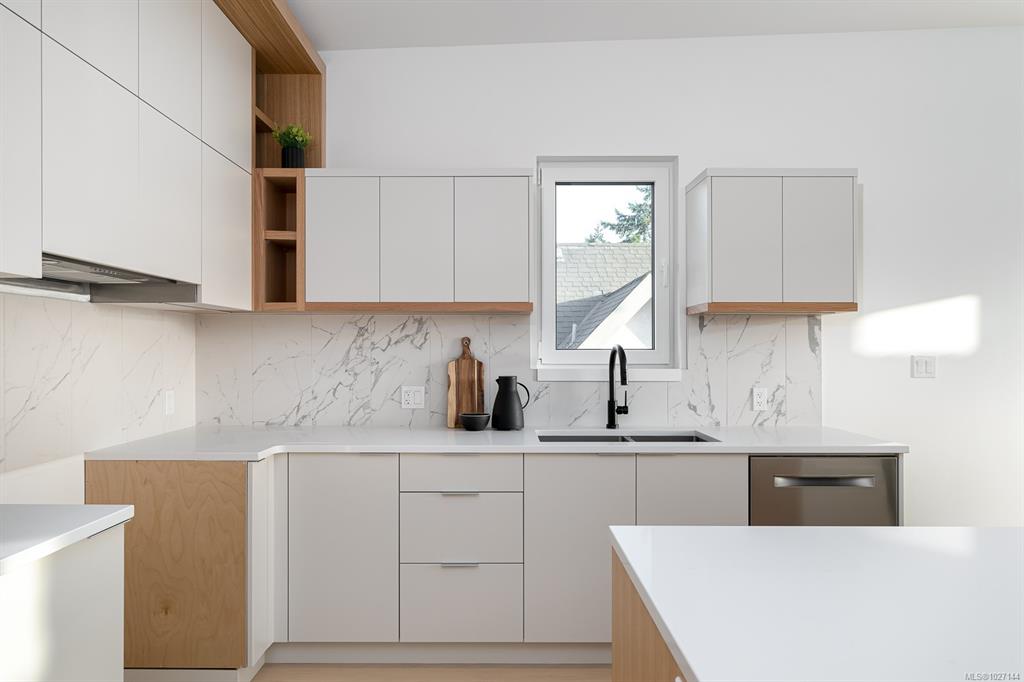 Fifth View of 1417 May St, Victoria, BC, V8S 1C2