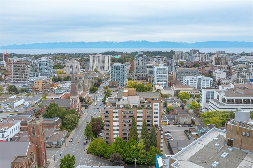 Fifth View of 1630 Quadra St, Sandpiper, Victoria, BC, V8W 3J5