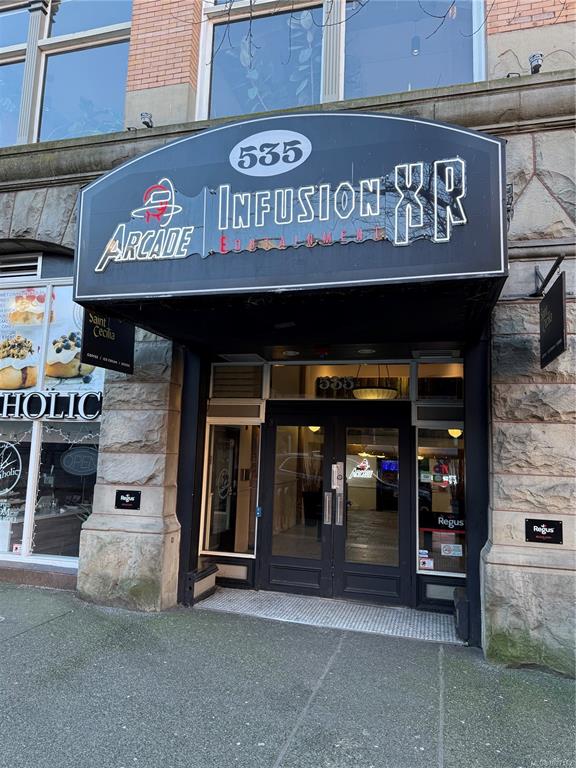 Third View of 535 Yates St, Victoria, BC, V8W 2Z6