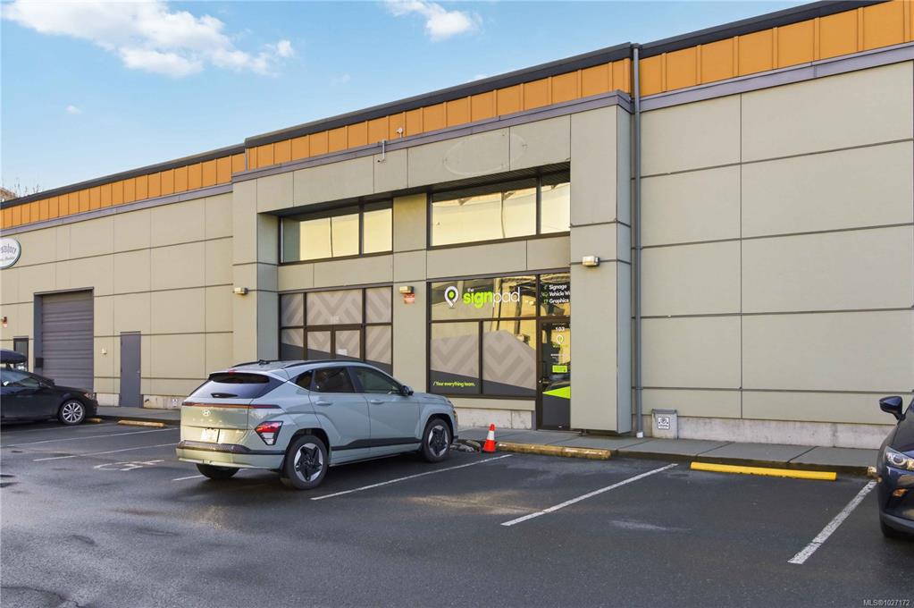 Third View of 2675 Wilfert Rd, Colwood, BC, V9B 6M3