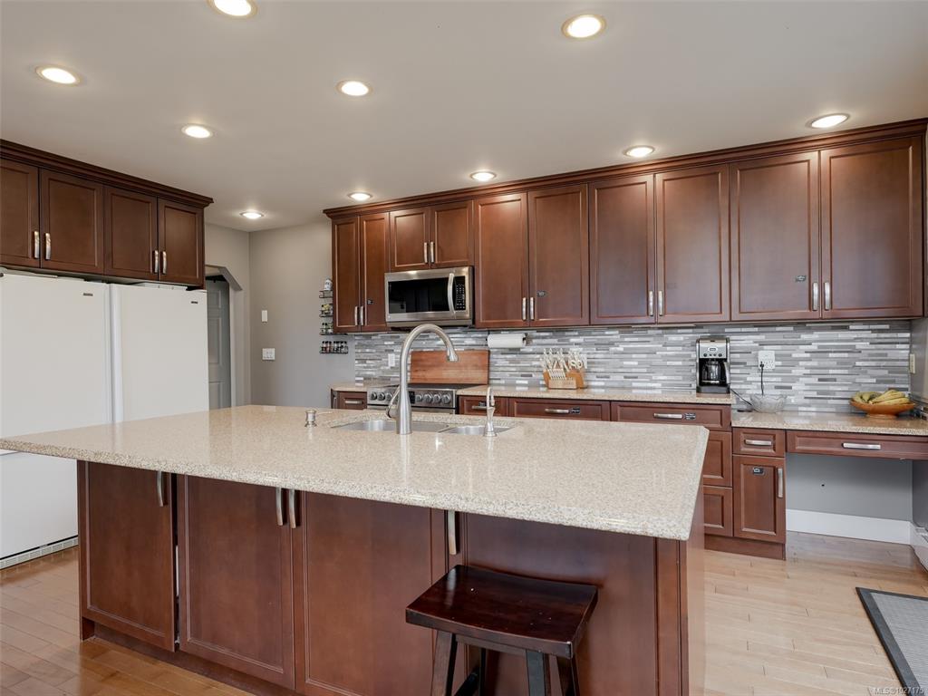 Fifth View of 6629 Tamany Dr, Central Saanich, BC, V8Z 6Y9