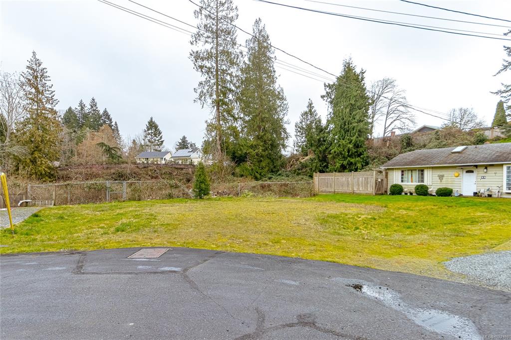 Second View of 493 Pioneer Cres, Parksville, BC, V9P 1V2