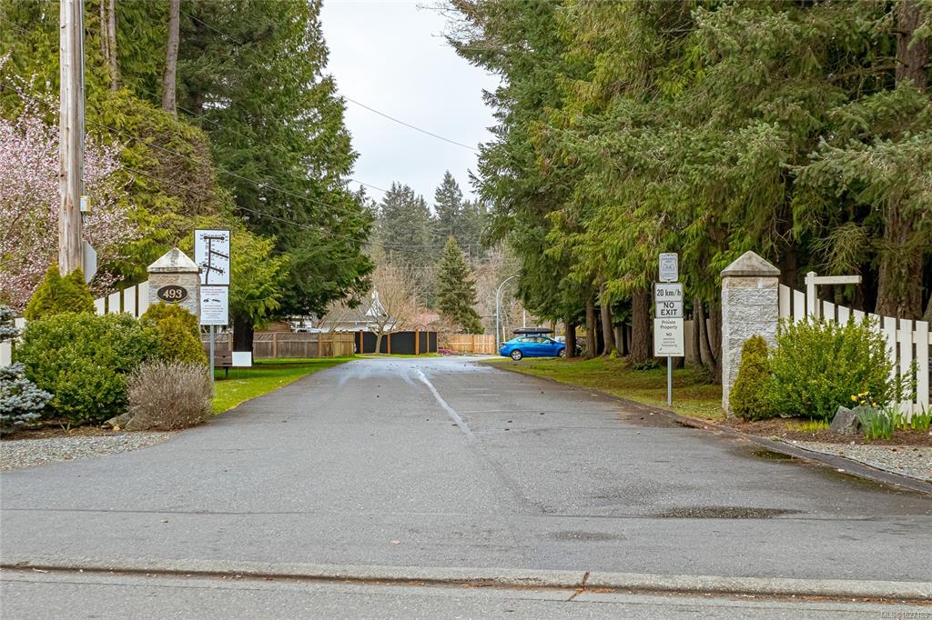 Third View of 493 Pioneer Cres, Parksville, BC, V9P 1V2