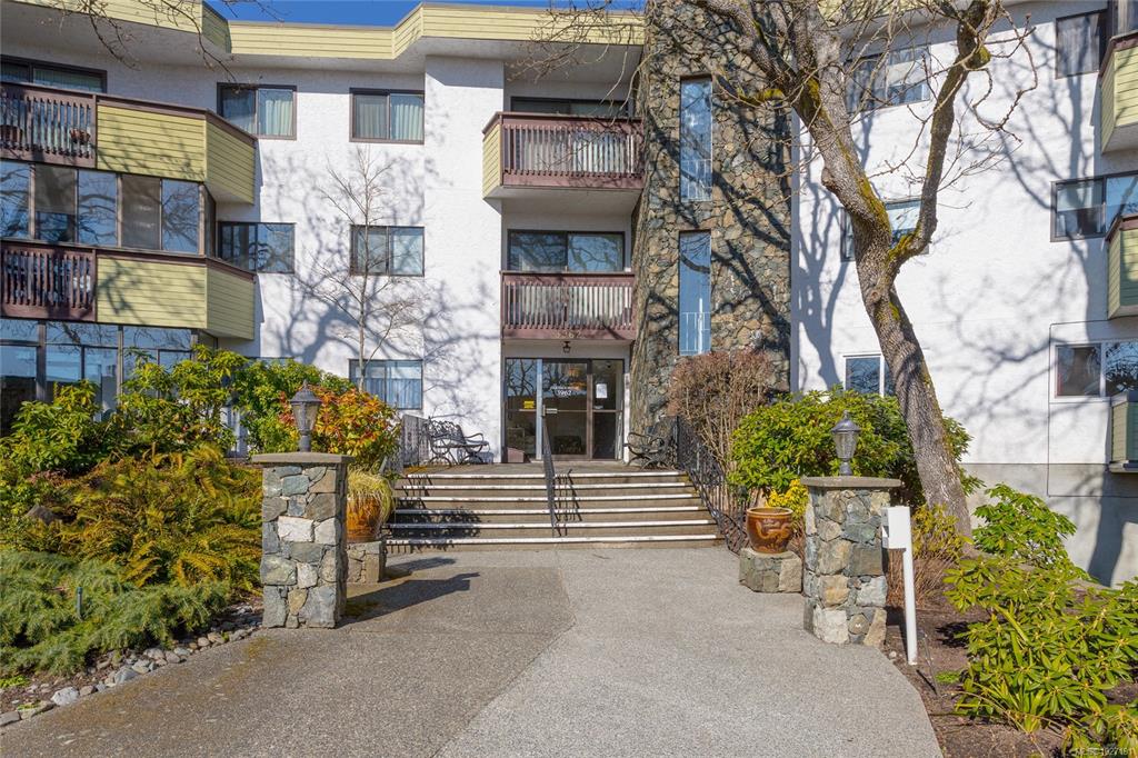 Third View of 3962 Cedar Hill Rd, Oakdale Estate, Saanich, BC, V8N 3B8