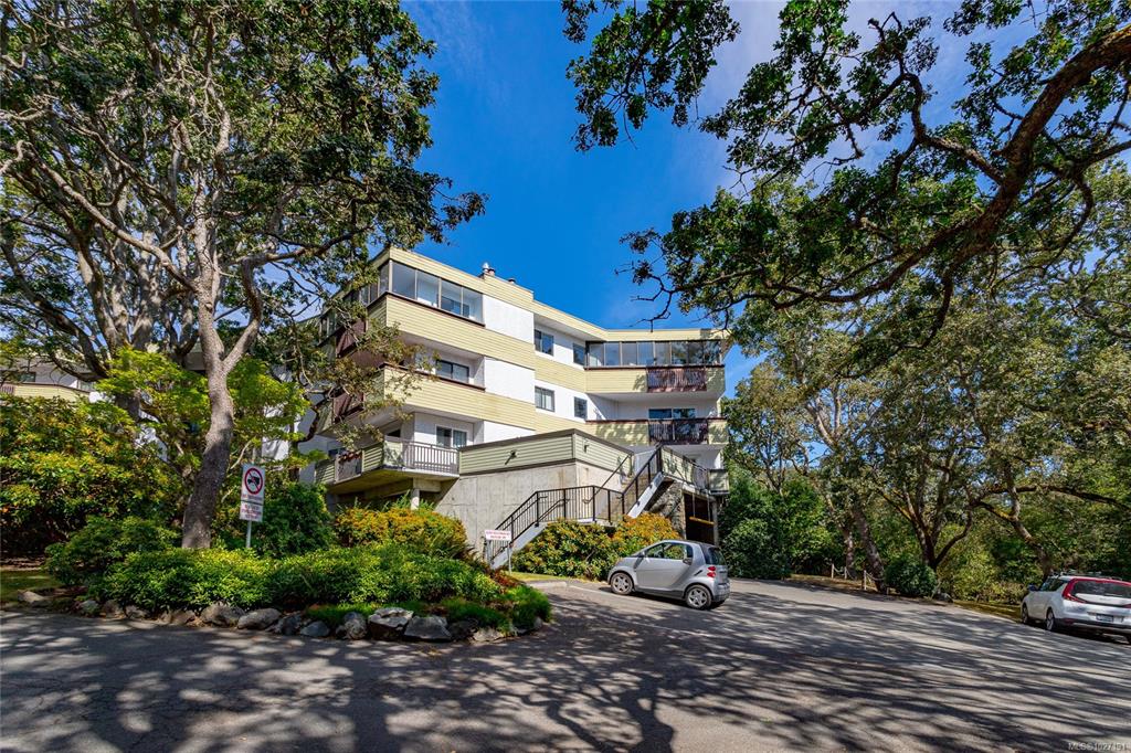 Fourth View of 3962 Cedar Hill Rd, Oakdale Estate, Saanich, BC, V8N 3B8