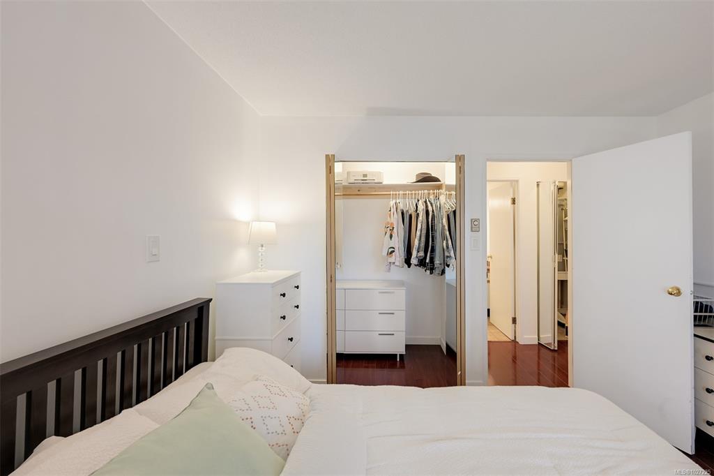 Fifth View of 1619 Morrison St, Morrison Manor, Victoria, BC, V8R 6R8