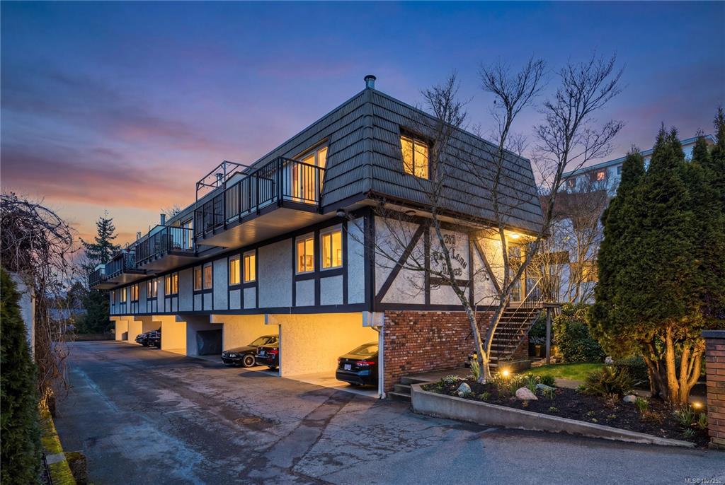 Third View of 210 Douglas St, Park Lane Mews, Victoria, BC, V8V 2P2