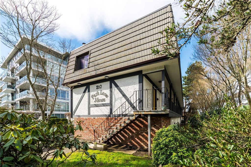 Fifth View of 210 Douglas St, Park Lane Mews, Victoria, BC, V8V 2P2