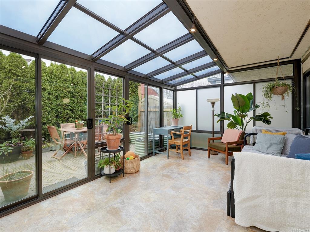 Fourth View of 119 Ladysmith St, Victoria, BC, V8V 1J3