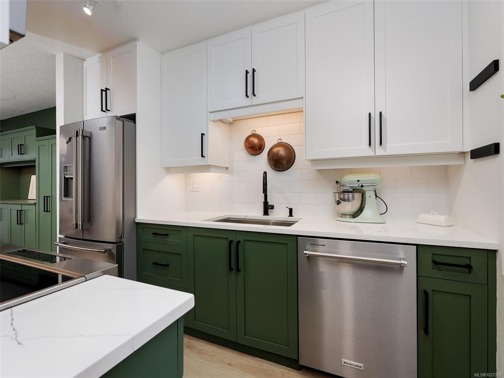 Fifth View of 119 Ladysmith St, Victoria, BC, V8V 1J3