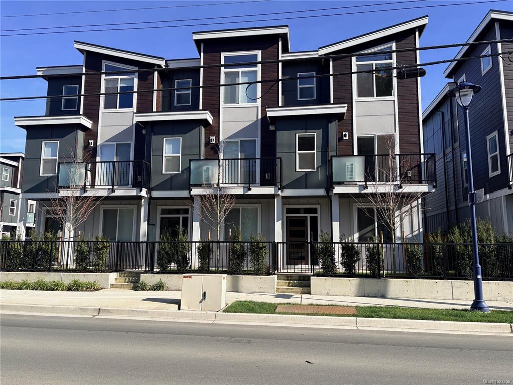 1214 Arcadiawood Crt, 1027308, BC,