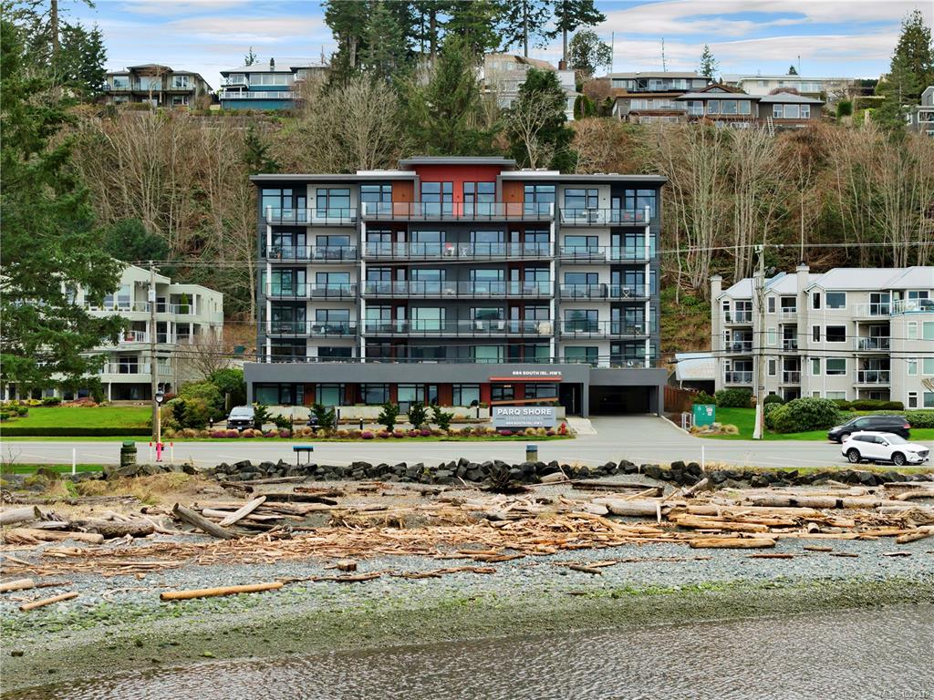 684 Island Hwy S, 1027312, BC,