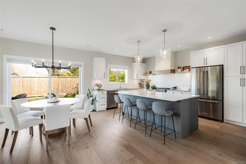 9350 East Saanich Rd, 1027354, BC,