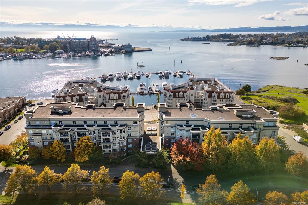 Fifth View of 165 Kimta Rd, Victoria, BC, V9A 7P1