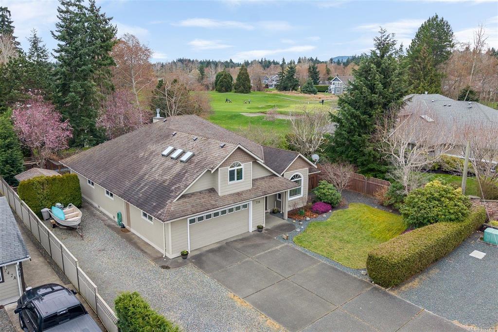 736 Barclay Cres, 1027426, BC,