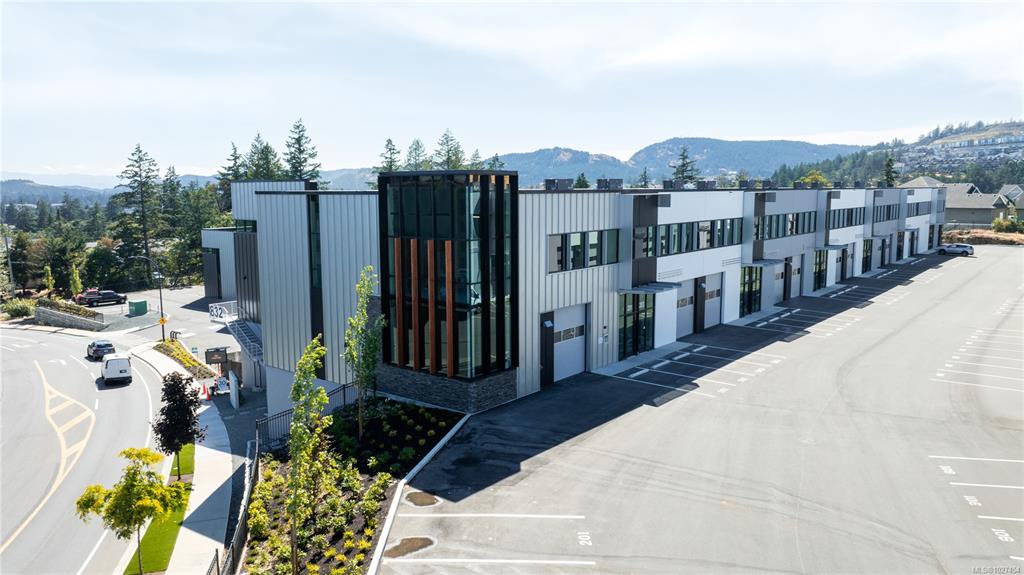 MLS® listing #30712206 for sale located at 832 Mccallum Rd