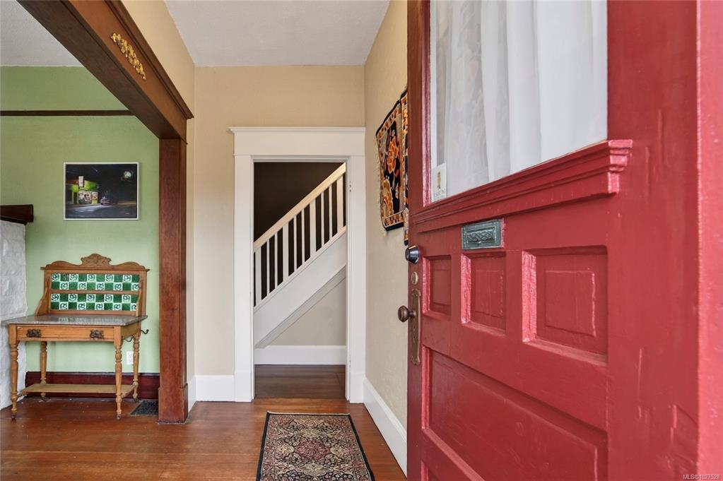 Fourth View of 1150 Empress Ave, Victoria, BC, V8T 1S4