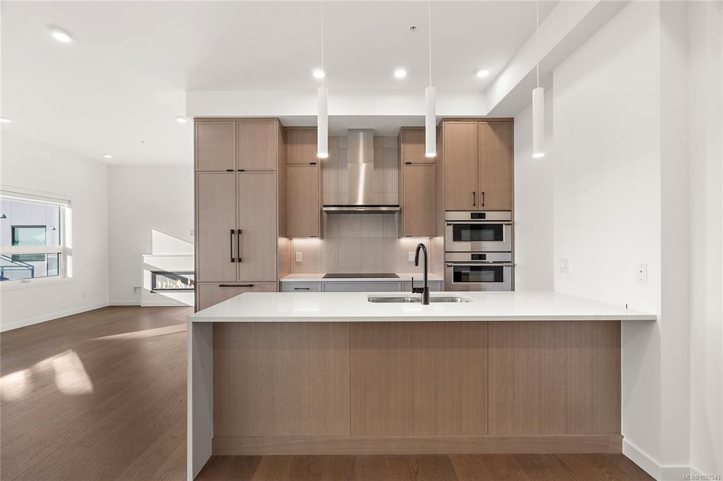 1102 Esquimalt Rd, 1027543, BC,