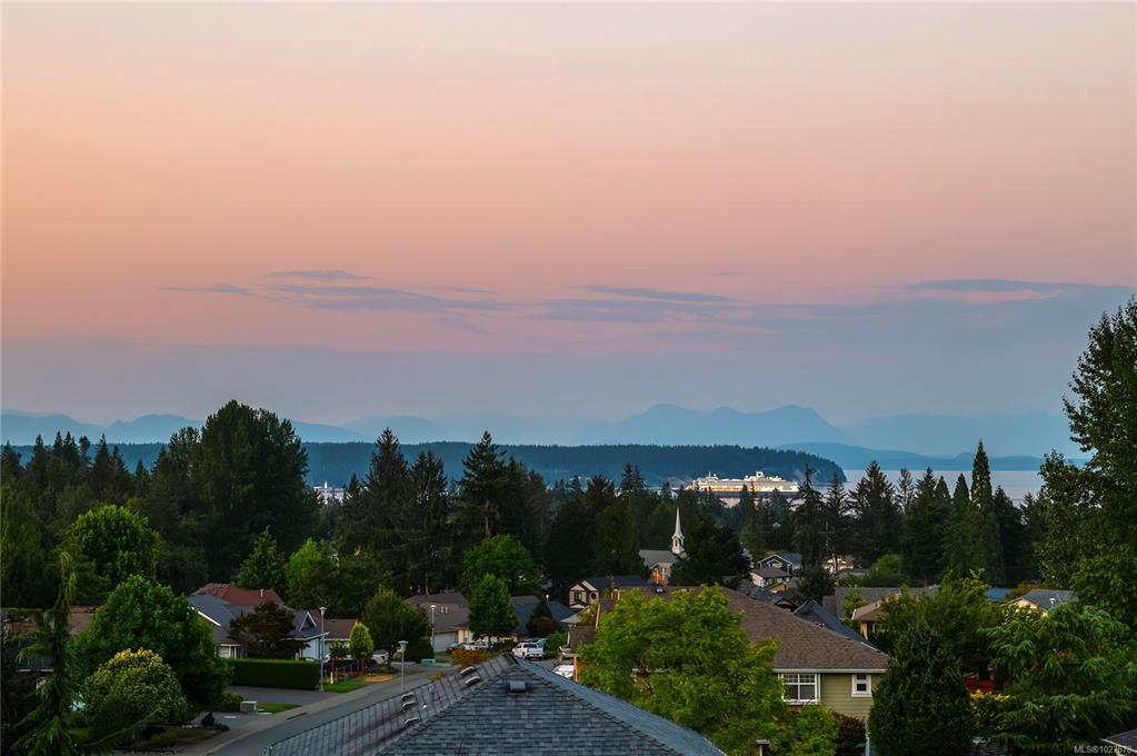 Fifth View of 942 Timberline Dr, Campbell River, BC, V9H 0A8