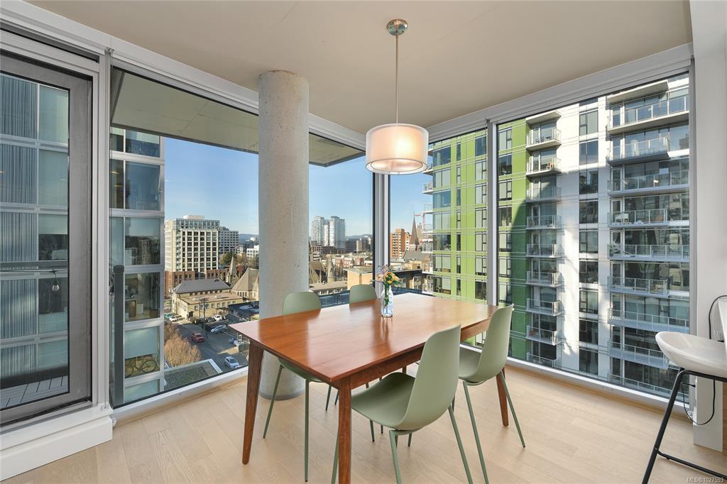 Fourth View of 989 Johnson St, Victoria, BC, V8V 0E3