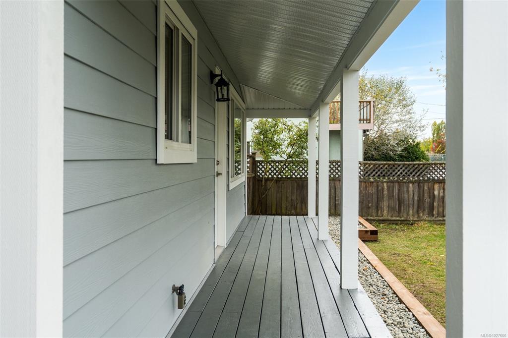 Fifth View of 9617 Fourth St, Sidney, BC, V8L 2Y5